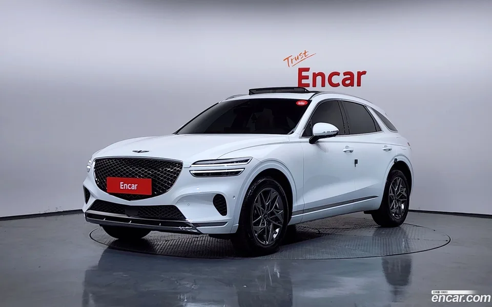 Genesis GV70 2.5T 2WD 2023 — фото 1, купить с доставкой в Москву
