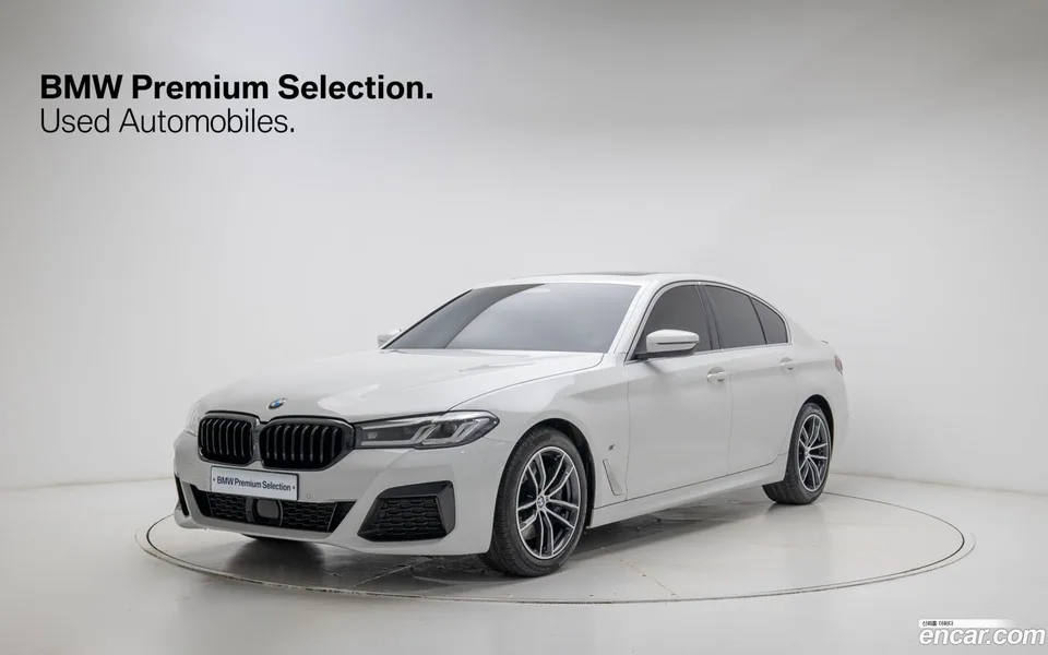 BMW 5 Series 520i M 2023 — фото 1, купить с доставкой в Москву