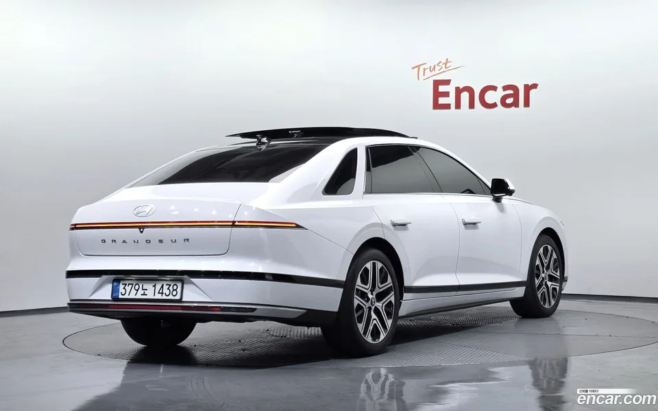 Hyundai Grandeur Hybrid 2023 — фото 1, купить с доставкой в Москву