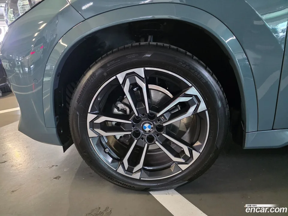 BMW X1 xDrive 20i M 2025 — миниатюра 2