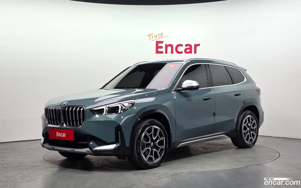 BMW X1 xDrive 20i xLine 2024 — фото 1, купить с доставкой в Москву