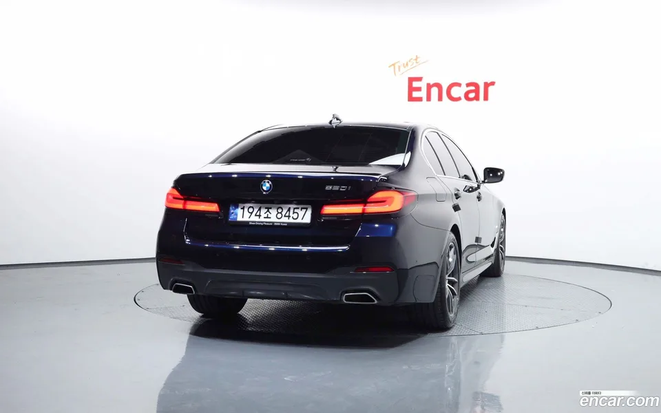 BMW 5 Series 520i M 2023 — миниатюра 4