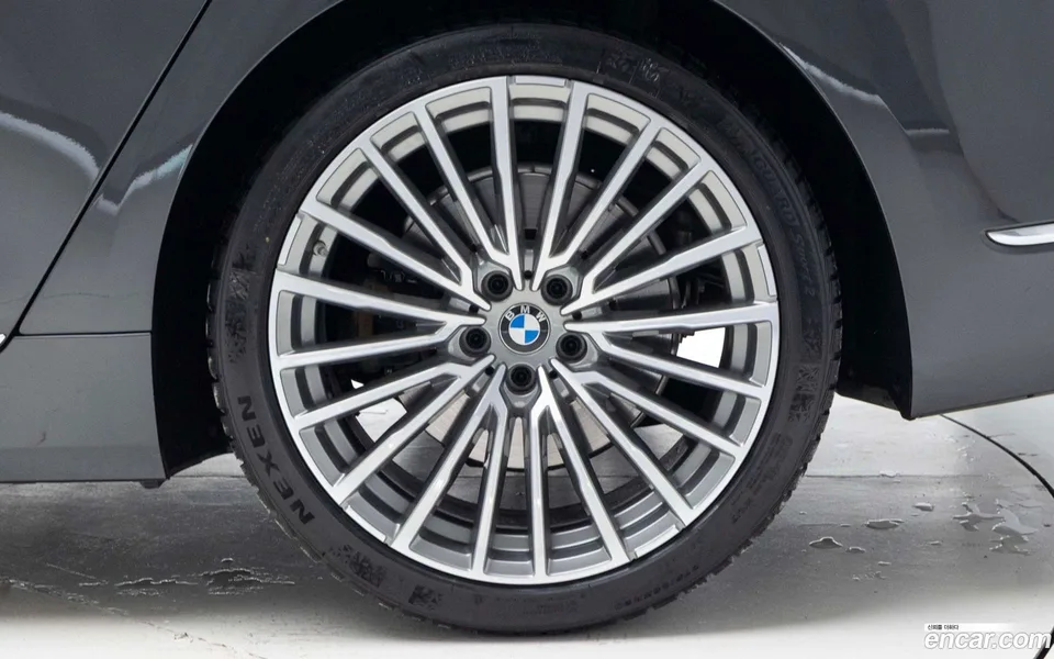 BMW 7 Series 740i 2022 — миниатюра 2