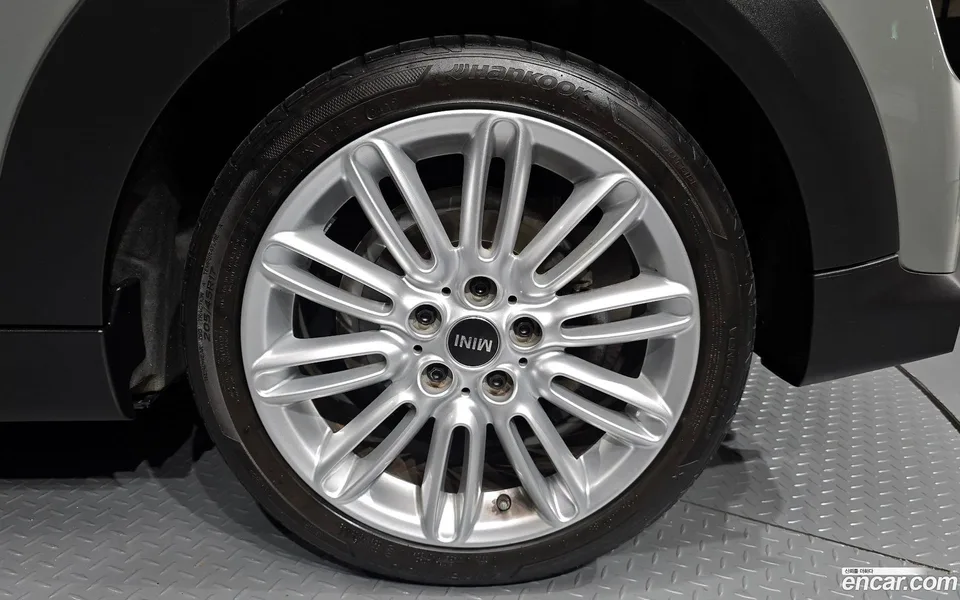 MINI Cooper 5 2022 — миниатюра 5