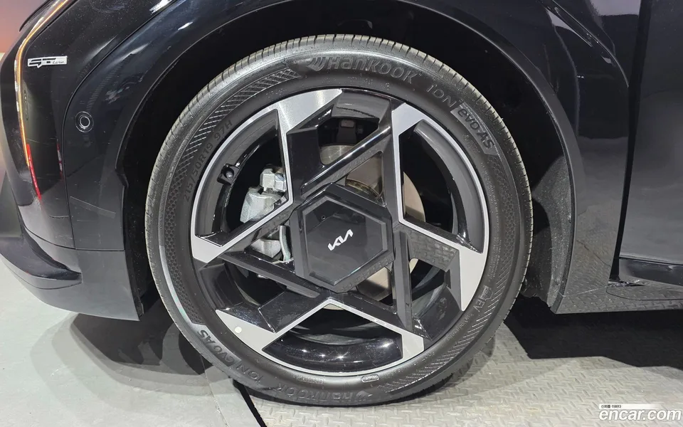Kia EV4 2WD 2025 — миниатюра 5