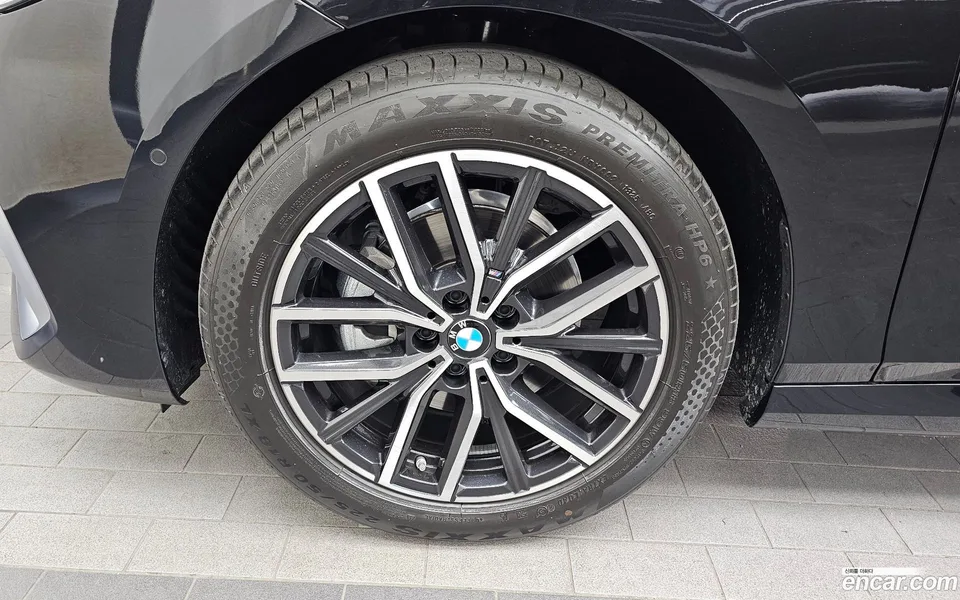 BMW 2 Series Active Tourer 220i M 2026 — миниатюра 2