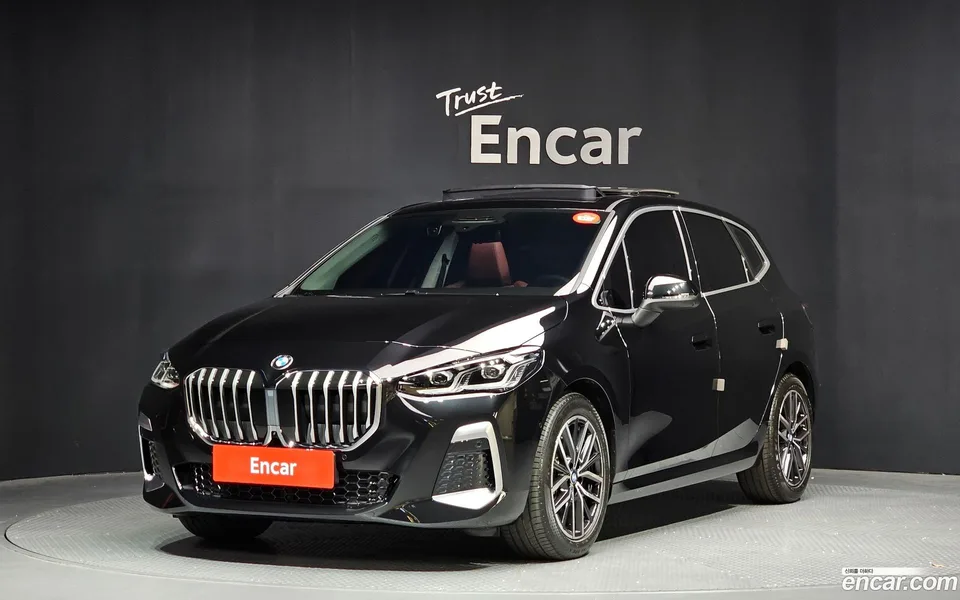 BMW 2 Series Active Tourer 220i M 2026 — фото 1, купить с доставкой в Москву
