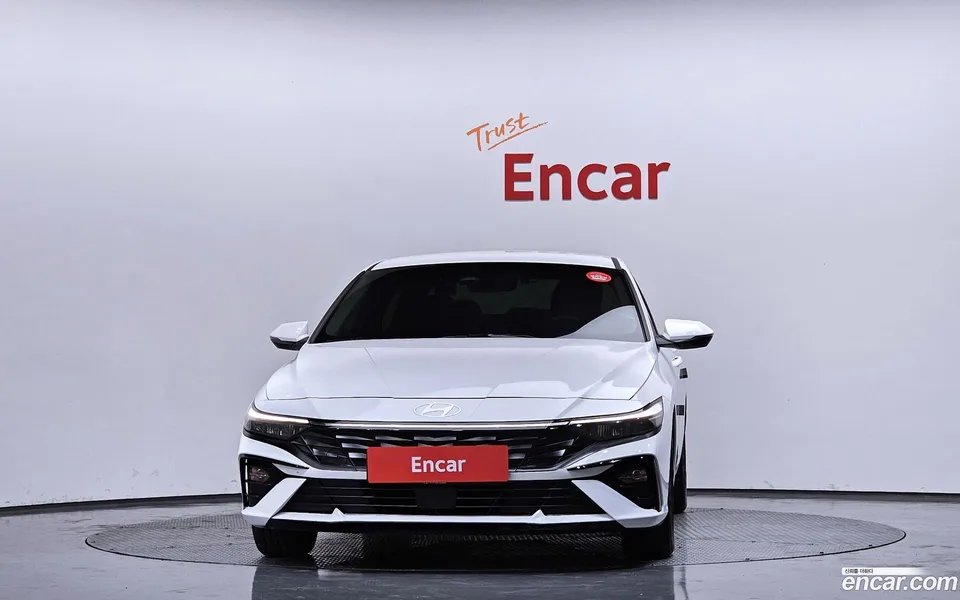 Hyundai Avante CN7 Hybrid 2024 — миниатюра 3