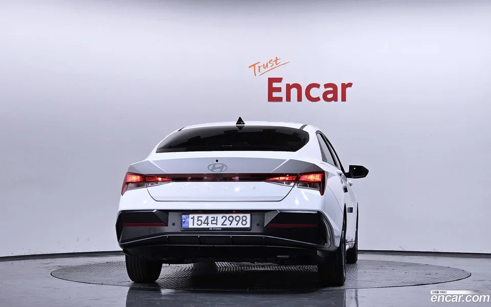 Hyundai Avante CN7 Hybrid 2024 — миниатюра 4