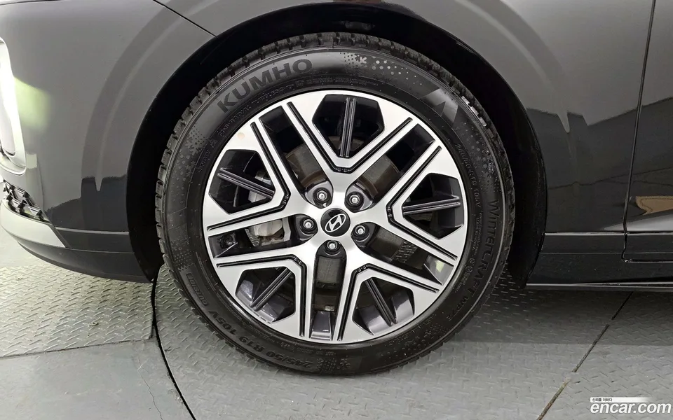 Hyundai Grandeur 2.5 2WD 2023 — миниатюра 2