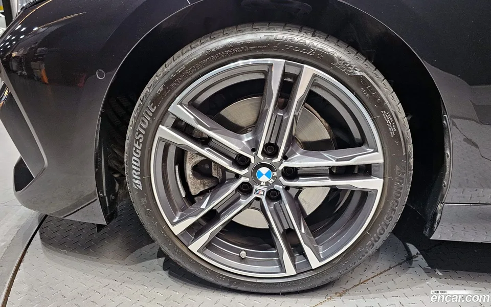 BMW 2 Series Gran Coupe 220i M 2022 — миниатюра 2