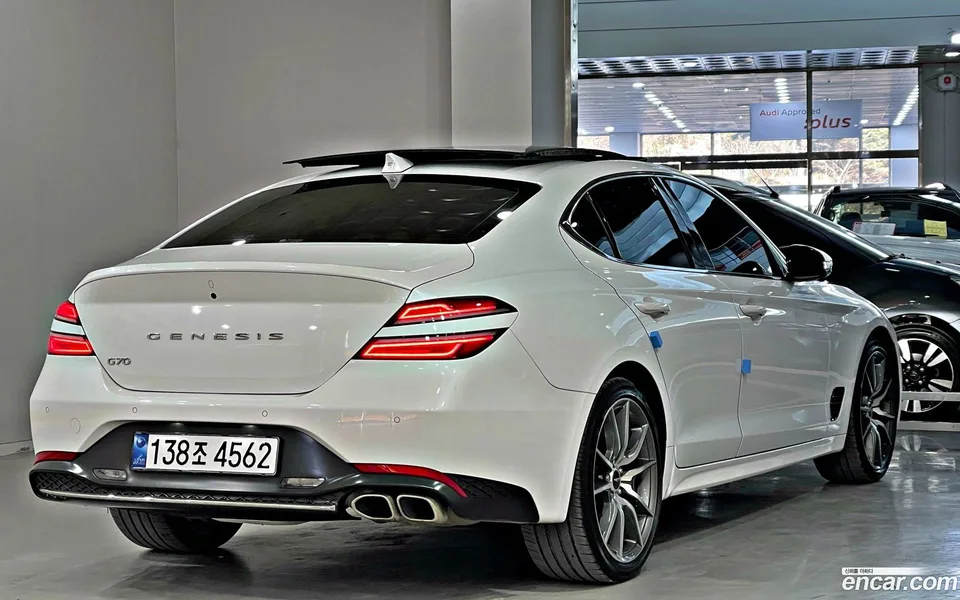 Genesis G70 2.0T 2WD 2022 — миниатюра 4