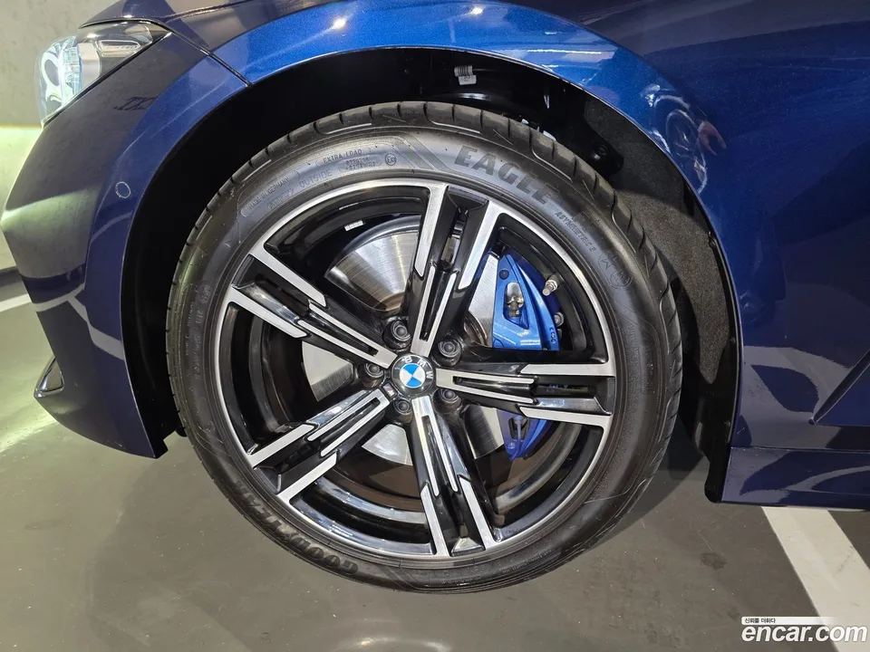 BMW 3 Series 320i M 2025 — миниатюра 2