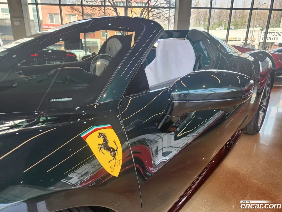 Ferrari 296 GTS 3.0 V6 2024 — миниатюра 4