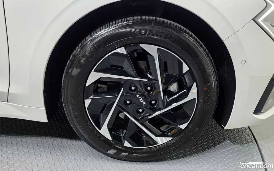 Kia K5 Hybrid 2025 — миниатюра 2