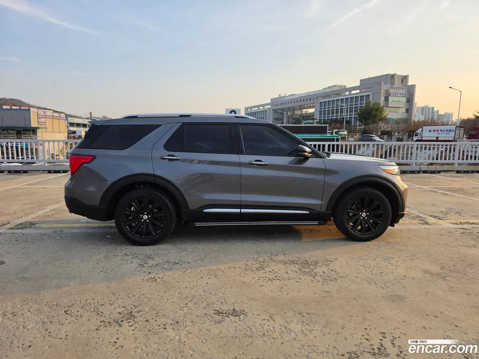 Ford Explorer 3.3 4WD 2022 — thumbnail 4
