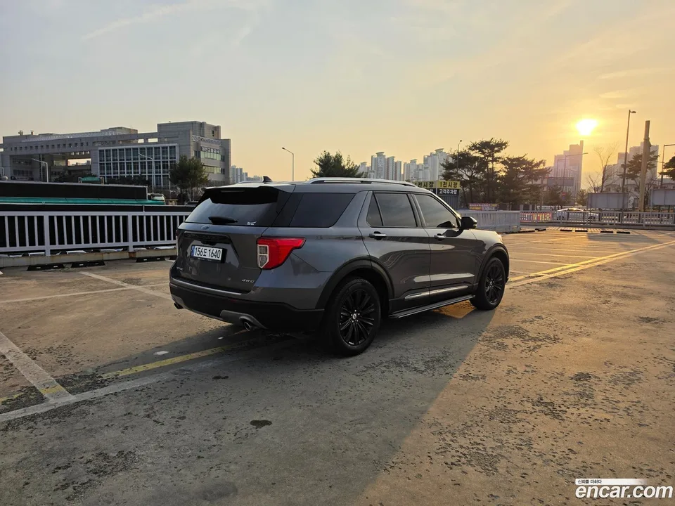 Ford Explorer 3.3 4WD 2022 — thumbnail 5
