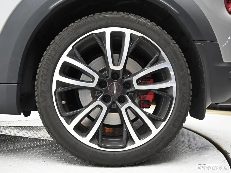 MINI Cooper S Countryman JCW 2023 — миниатюра 5
