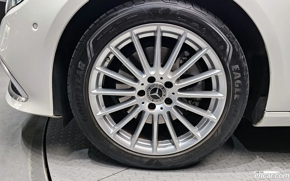 Mercedes-Benz E-Class E250 2023 — миниатюра 2
