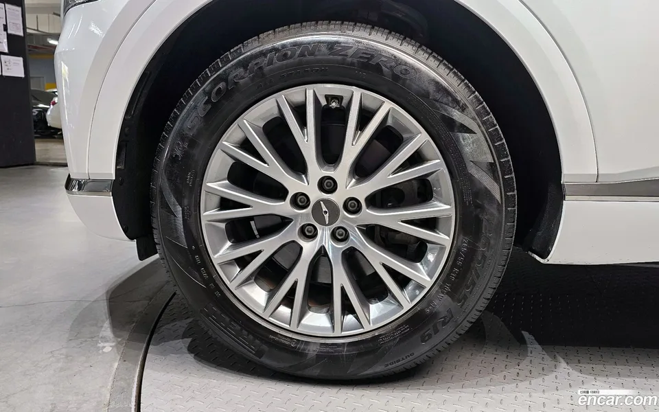 Genesis GV80 2.5T 2WD 2023 — миниатюра 2