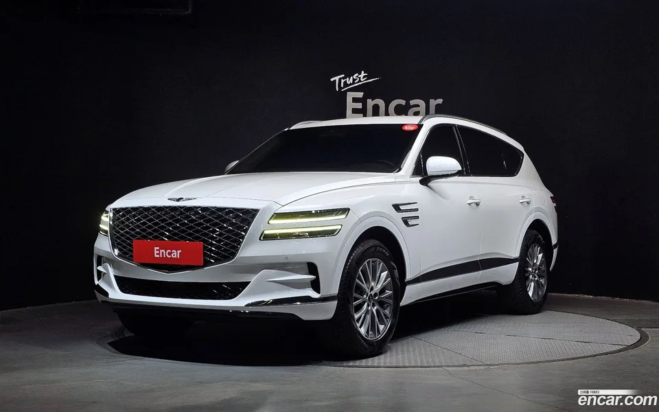 Genesis GV80 2.5T 2WD 2023 — фото 1, купить с доставкой в Москву