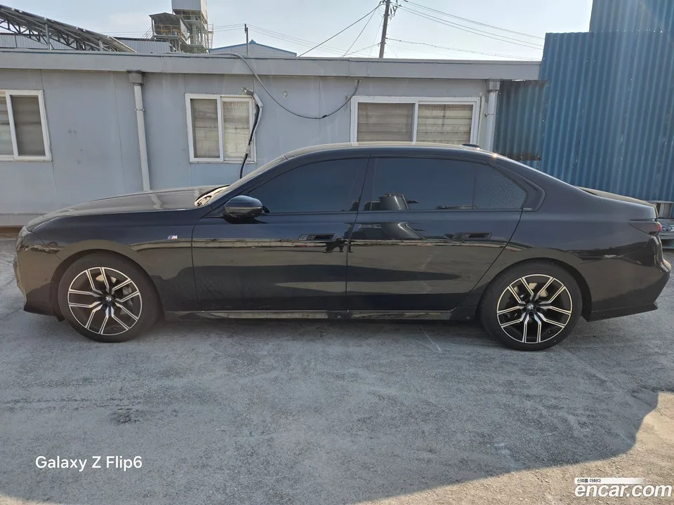 BMW 7 Series 740i xDrive M 2025 — миниатюра 3