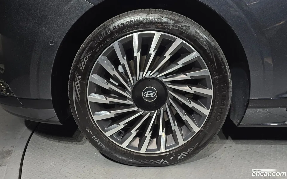 Hyundai Grandeur 2.5 2WD 2023 — миниатюра 5