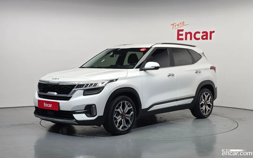 Kia Seltos 1.6 2WD 2022 — фото 1, купить с доставкой в Москву