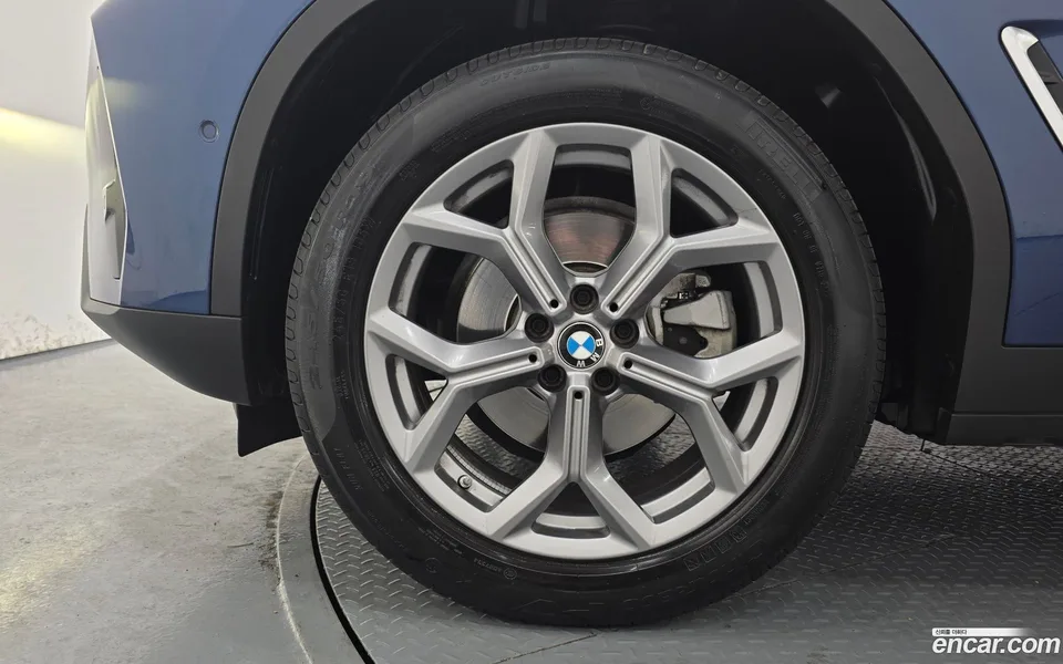 BMW X4 xDrive20i xLine 2023 — миниатюра 2