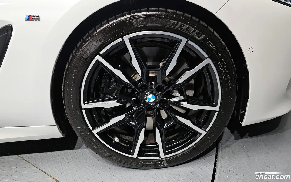BMW 8 Series M850i xDrive 2025 — миниатюра 2