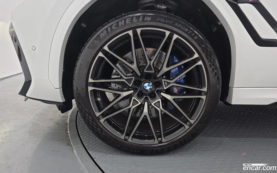 BMW X6 M 4.4 2022 — миниатюра 2