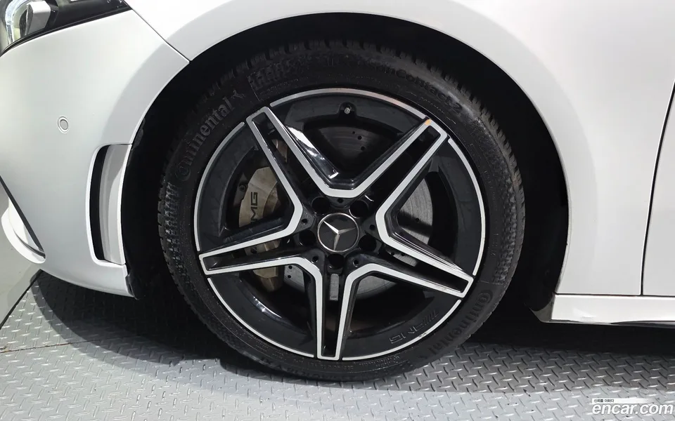 Mercedes-Benz A-Class AMG A35 4MATIC 2022 — миниатюра 2