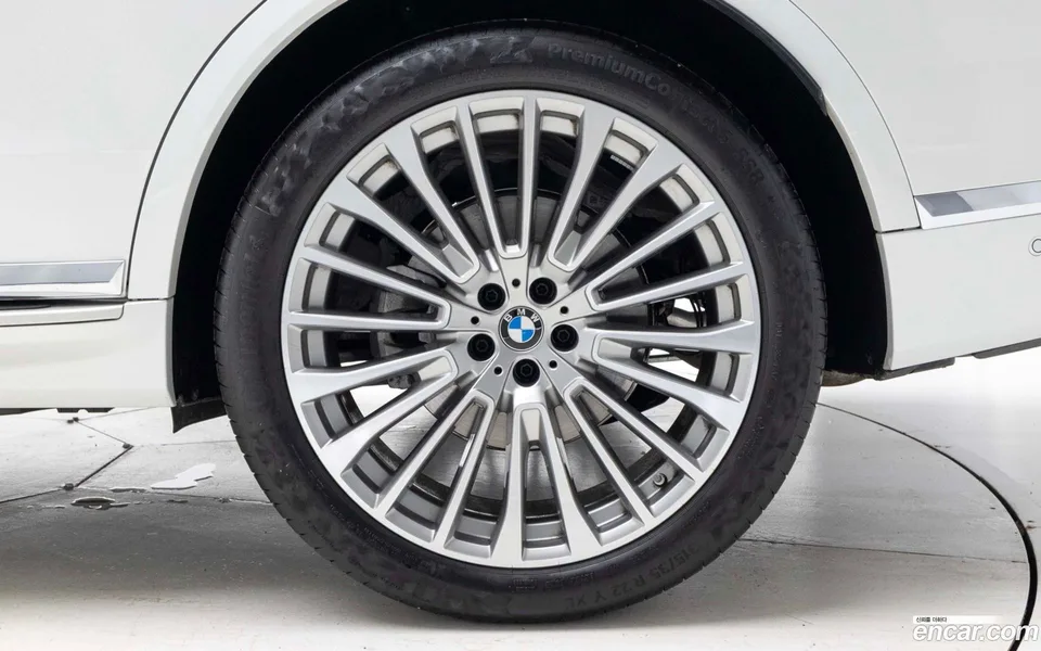BMW X7 xDrive 40i 7 2025 — миниатюра 2