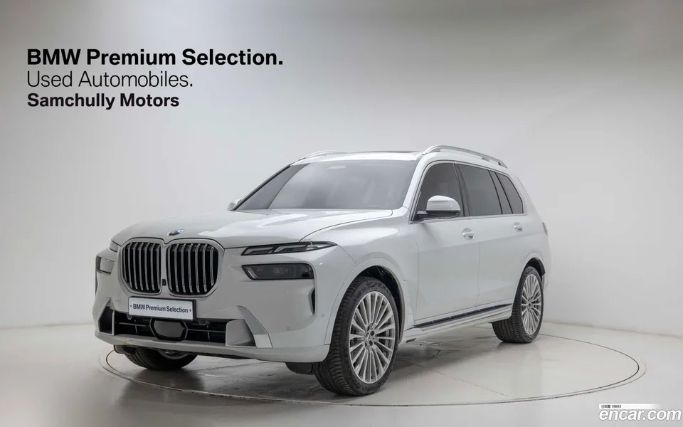 BMW X7 xDrive 40i 7 2025 — фото 1, купить с доставкой в Москву