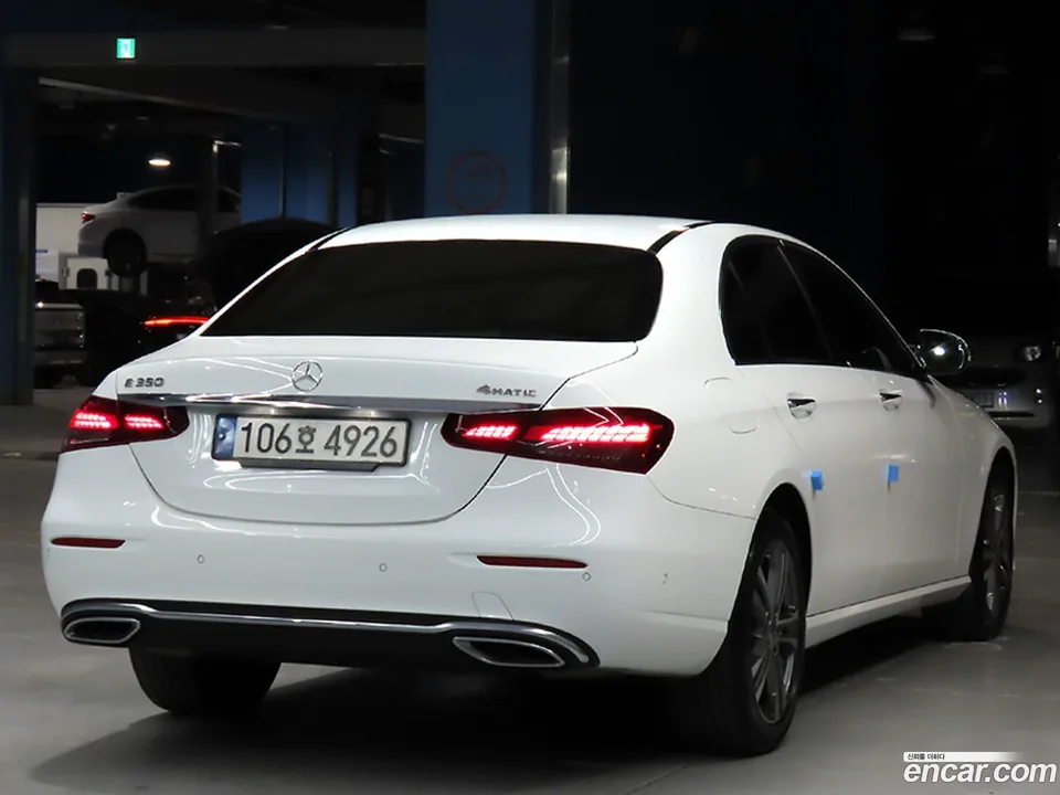 Mercedes-Benz E-Class E350 4MATIC 2022 — миниатюра 4