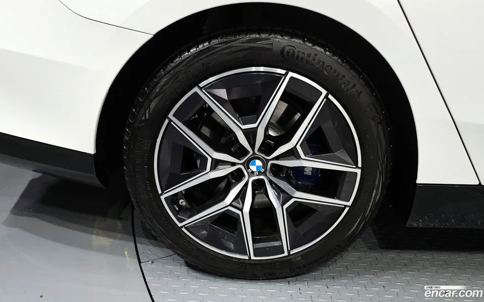 BMW 5 Series 520i M 2025 — миниатюра 5