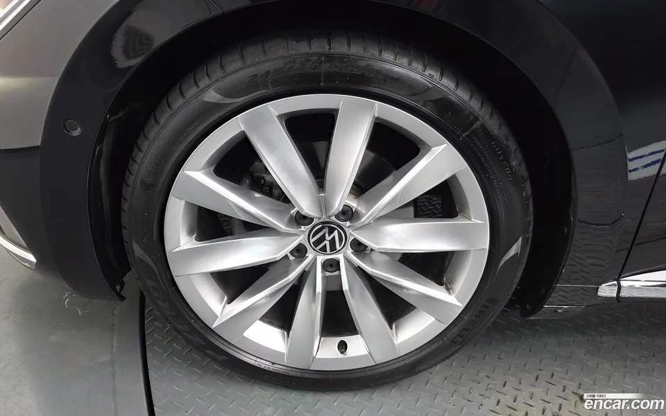 Volkswagen Arteon 2.0 TDI 2023 — миниатюра 2