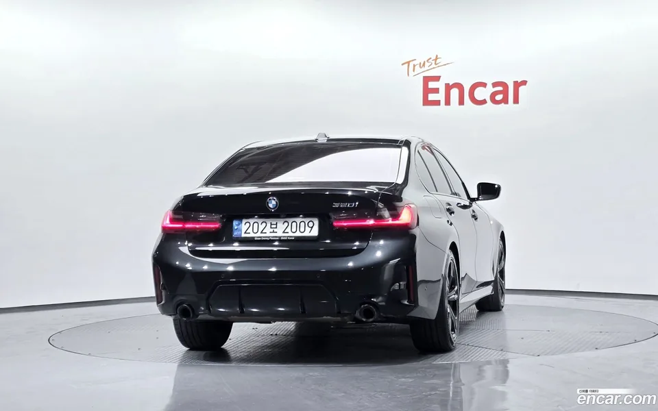 BMW 3 Series 320i M 2022 — миниатюра 4