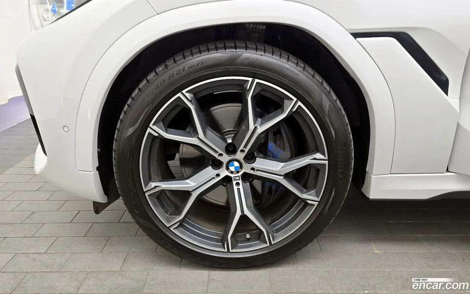 BMW X6 xDrive40i M 2022 — миниатюра 2