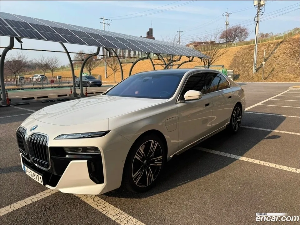 BMW 7 Series 750e xDrive M 2025 — миниатюра 3