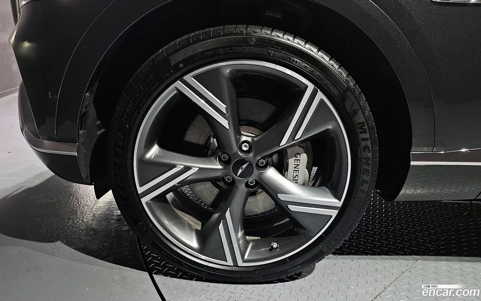 Genesis GV80 2.5T 2WD 2024 — миниатюра 2