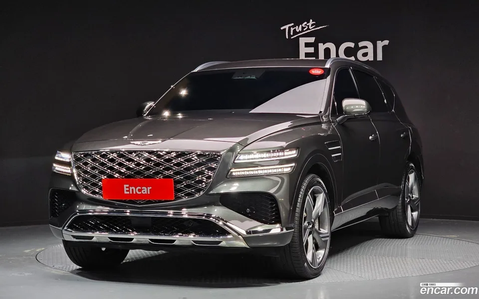 Genesis GV80 2.5T 2WD 2024 — фото 1, купить с доставкой в Москву
