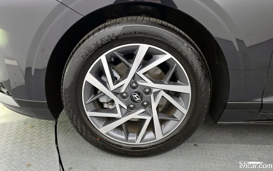 Hyundai Grandeur 2.5 2WD 2023 — миниатюра 2