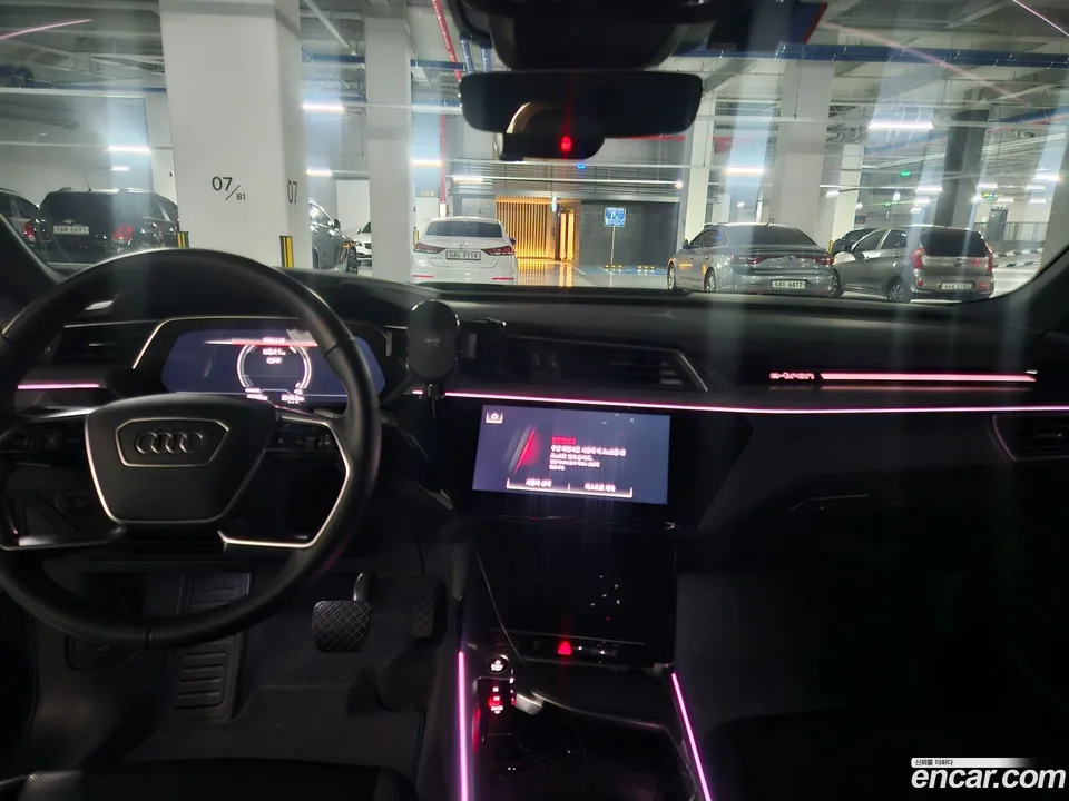 Audi e-tron 55 2022 — миниатюра 4