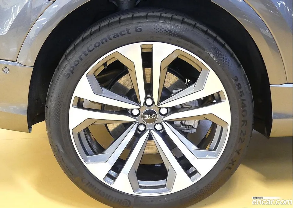 Audi Q8 (4M) 55 TFSI 2023 — миниатюра 2
