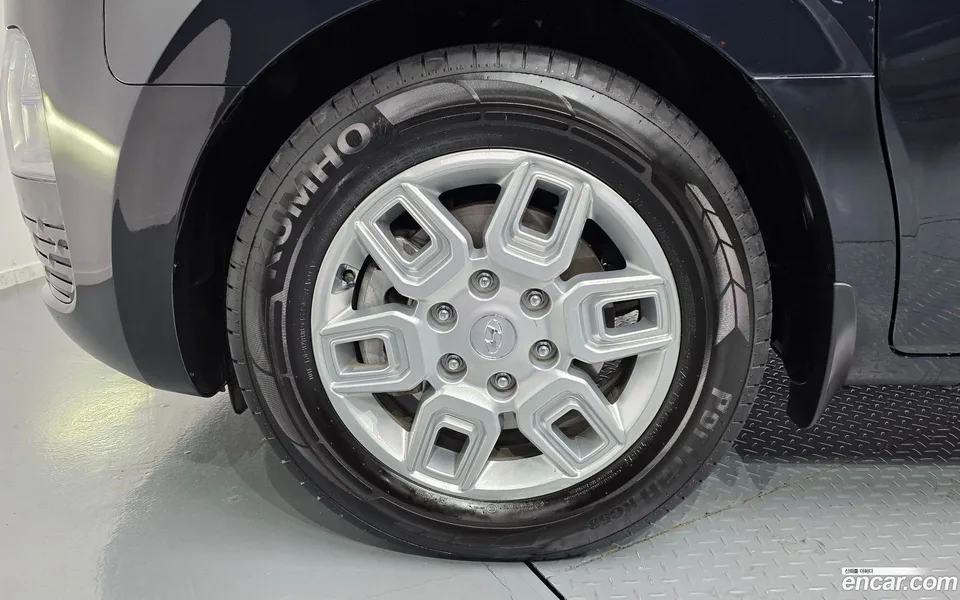 Hyundai Staria 3 2023 — миниатюра 2