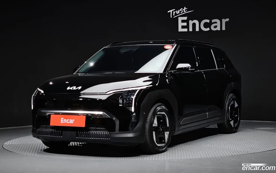 Kia EV3 2WD 2025 — фото 1, купить с доставкой в Москву