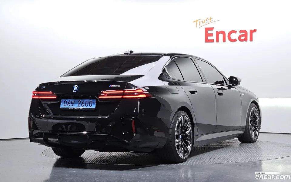 BMW i5 M60 xDrive 2024 — миниатюра 2