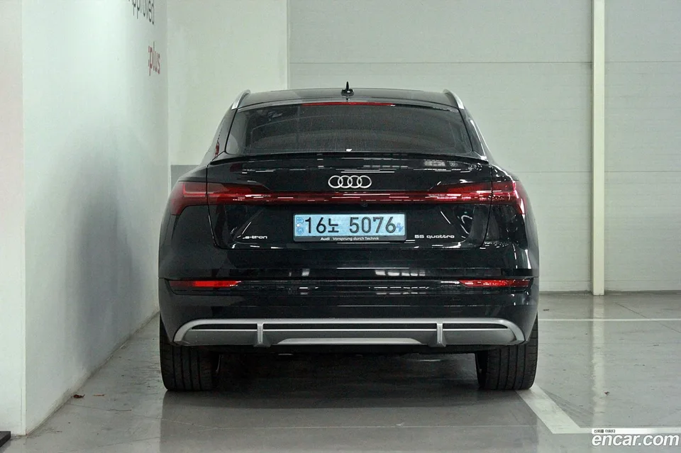 Audi e-tron 55 2022 — миниатюра 4