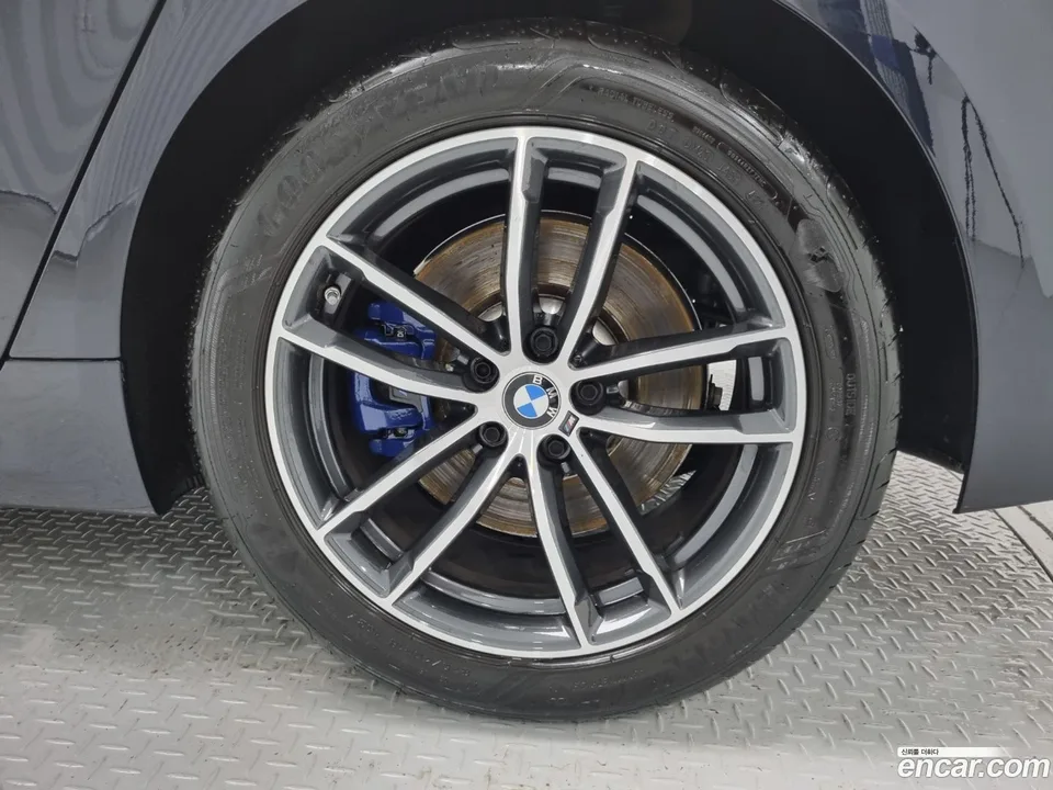 BMW 5 Series 520i M 2023 — миниатюра 2